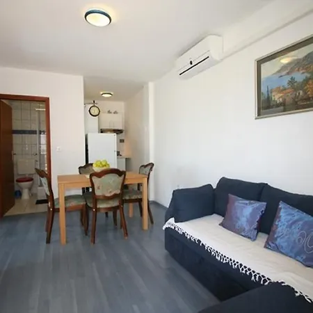 Ruzmarin Apartamento *