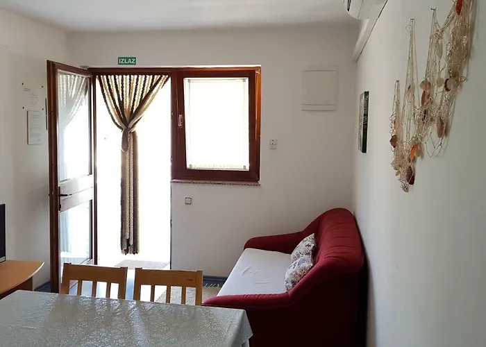 Ruzmarin Apartment *