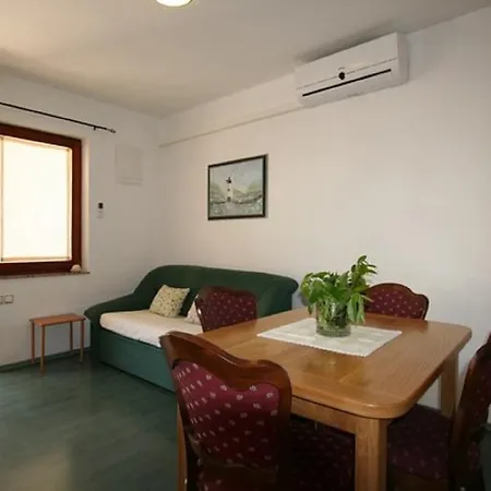 Apartment Ruzmarin Šilo