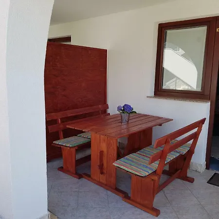 Ruzmarin Apartman Silo (Krk)