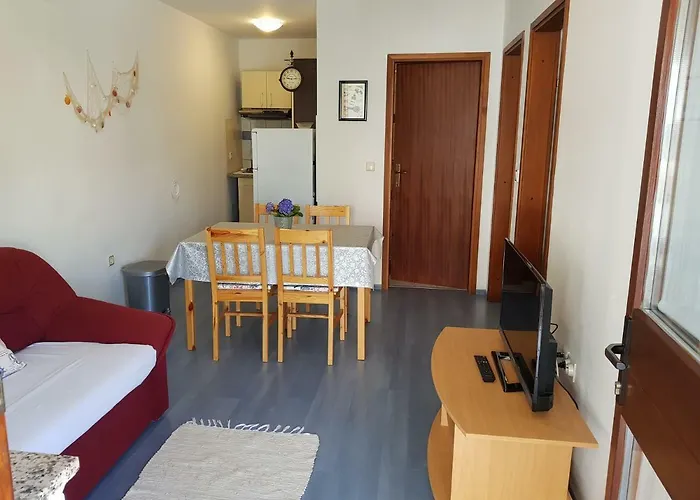 Ruzmarin Apartman *